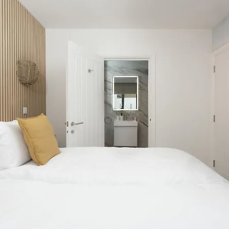4, Oasis Sands New Quay