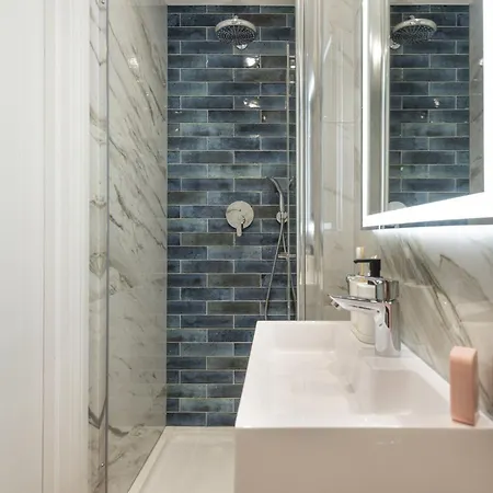 4, Oasis Sands * New Quay