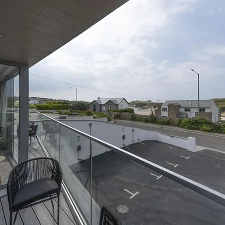 4, Oasis Sands Holiday home
